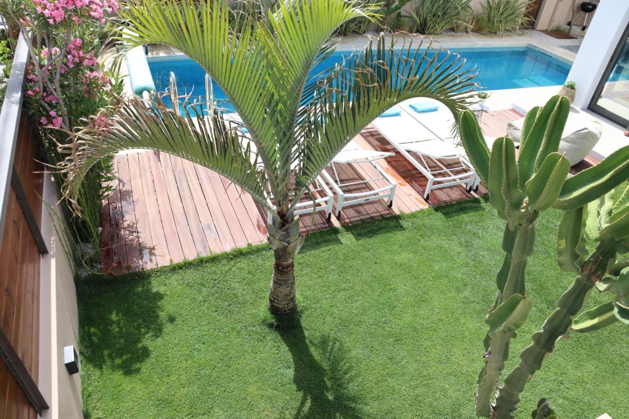 Fos Villa, A Luxe House With Private Heated Pool Galatas  Exterior photo